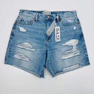 New Daze Short Denim High Rise Distressed Blue Size 29 NWT